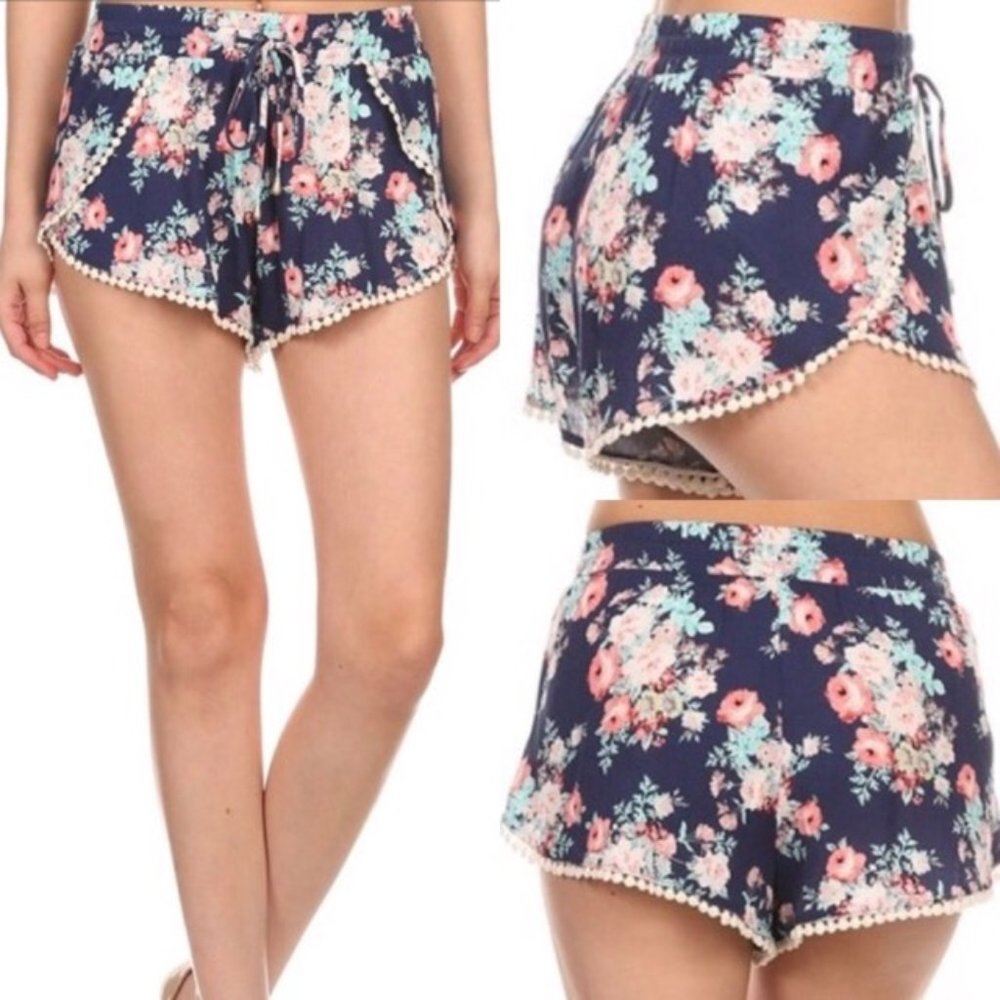 ⚡️ FLASH SALE ⚡️ NWT 🌸 Floral Shorts 🌼 Multiple Sizes Available!